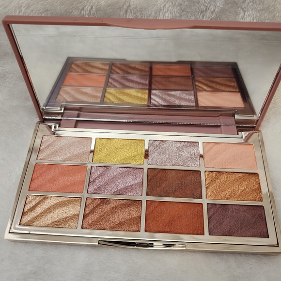 🆕️ Ciate The Velvet Palette - Picture 2 of 6